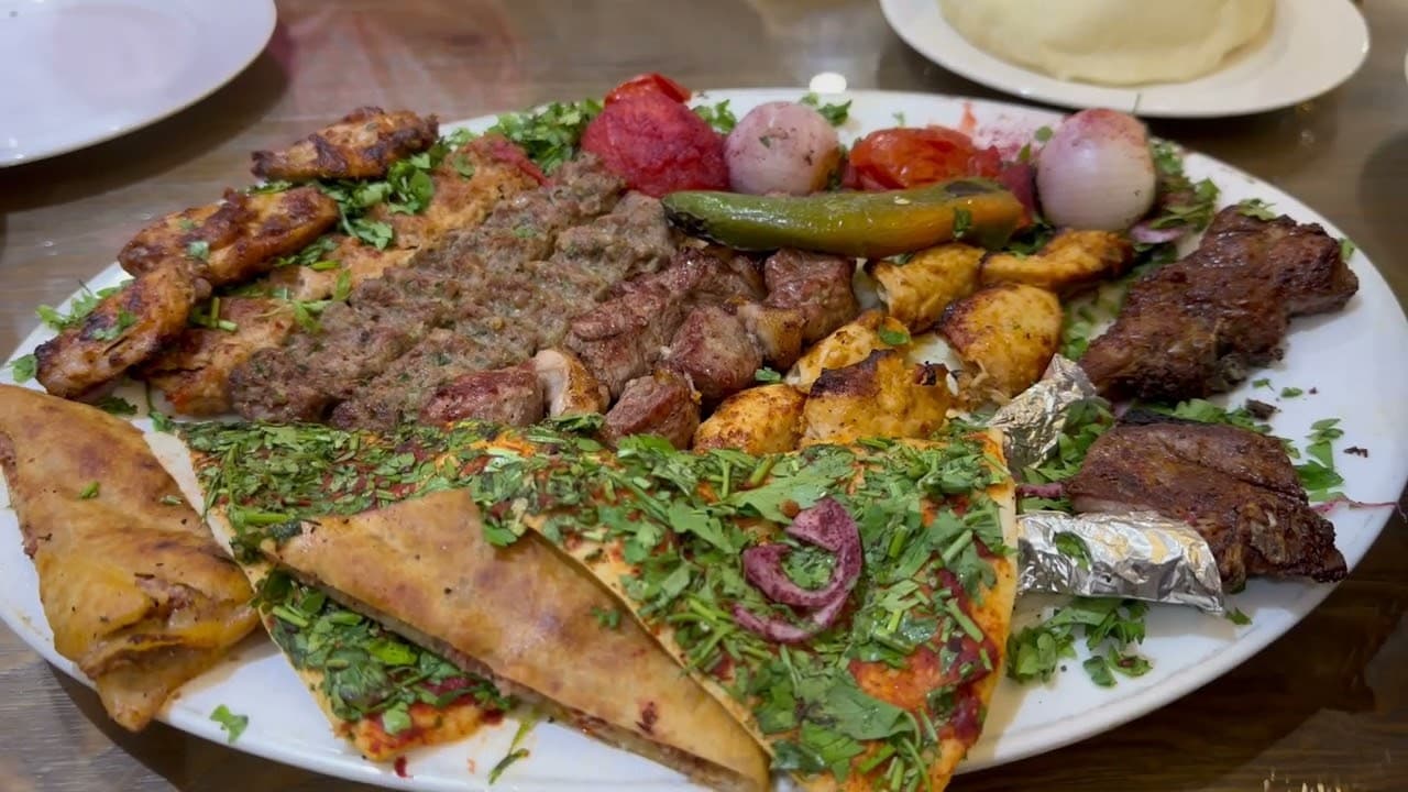 5 Tiny Restaurants That Are Worth the Squeeze